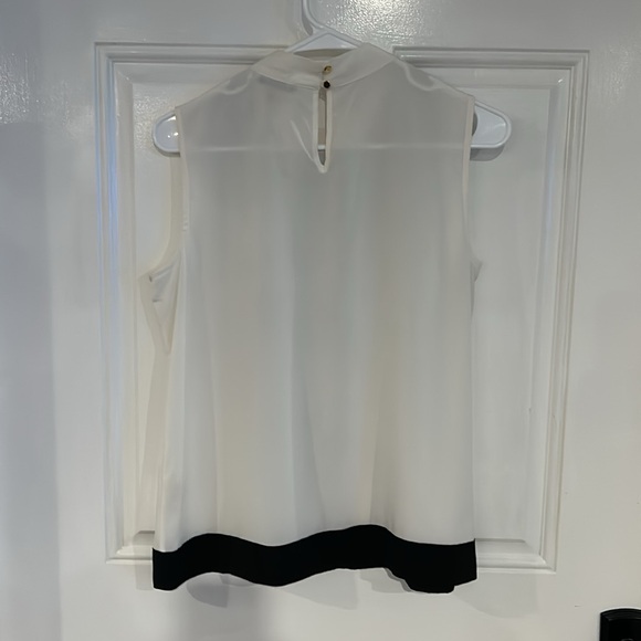 Black and white blouse - Picture 6 of 6